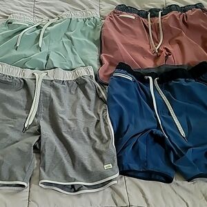 4 pairs men's large vuori banks shorts